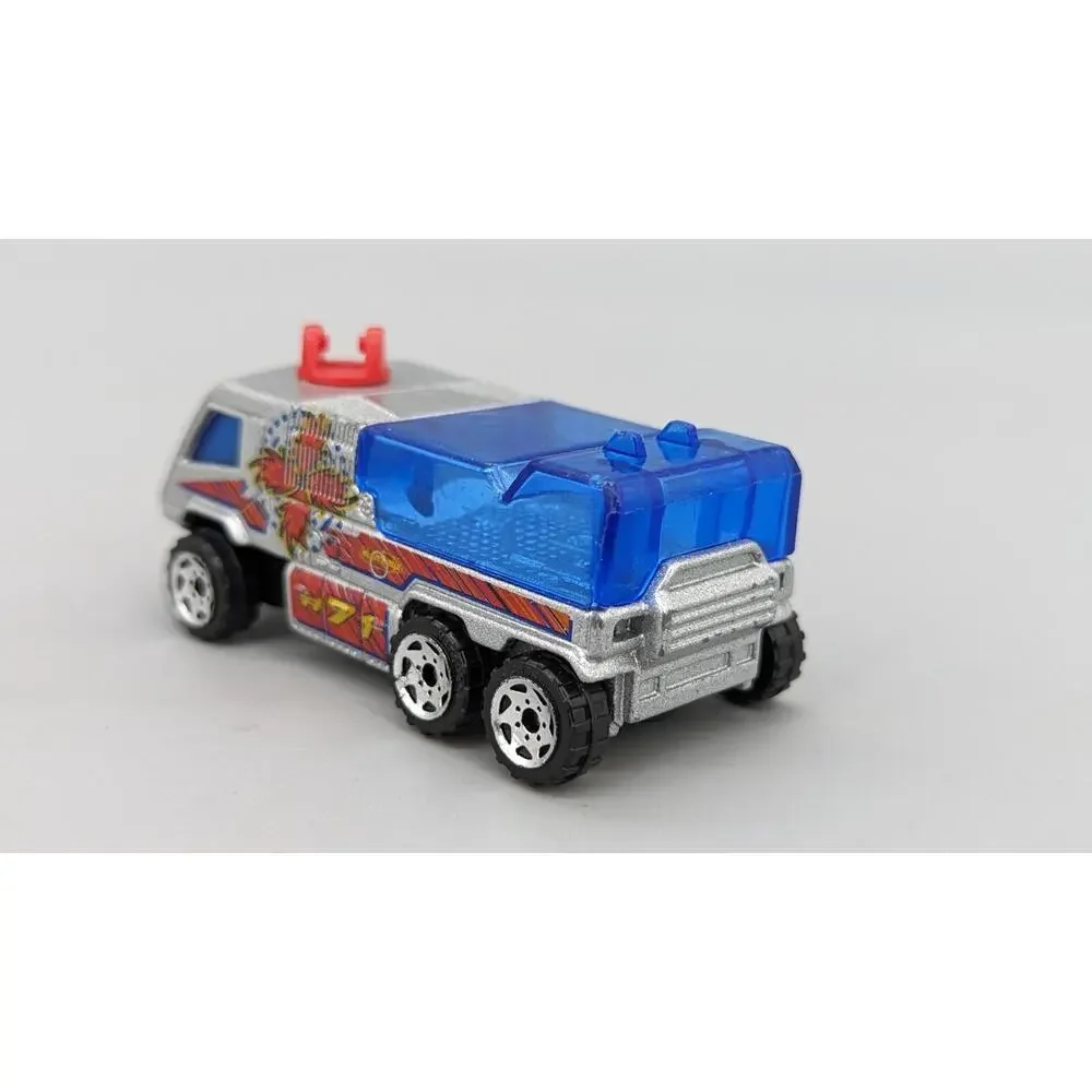 Matchbox 2000 Diecast Firetruck #71 Runway Hero Kids Car of the Year 1:64